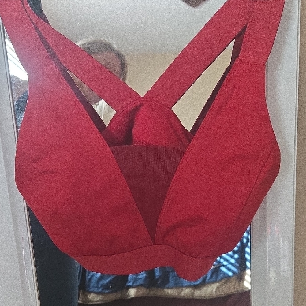 JoyLab Bold Red Flattering Sports Bra Sz M